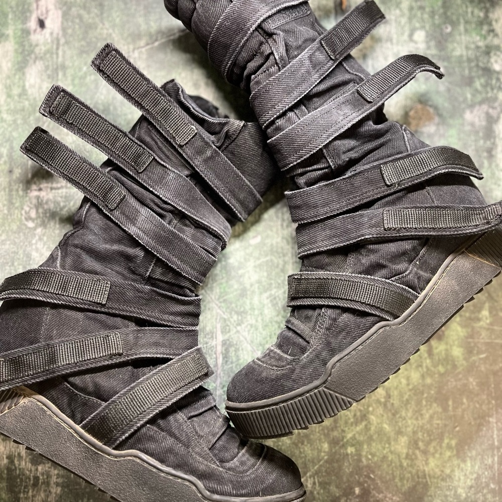 Women’s DEMOBAZA boots size 38 black